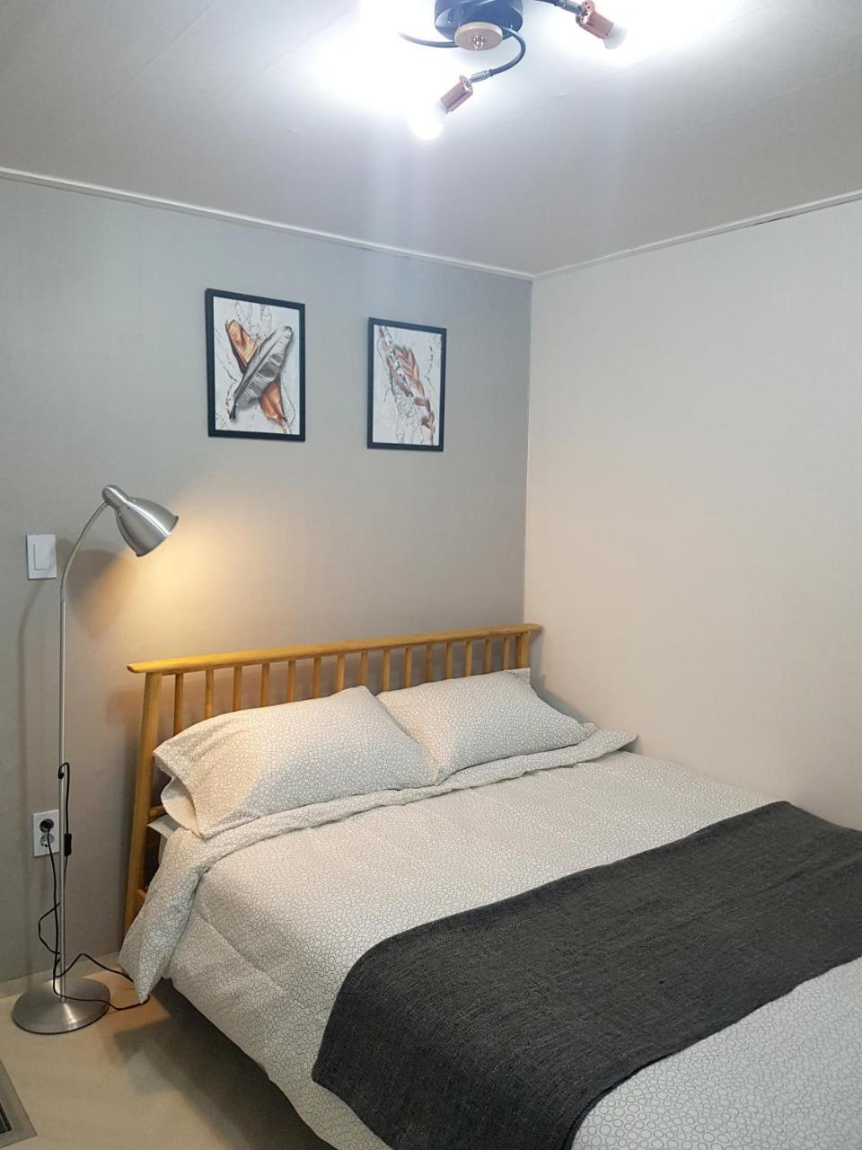 Y.Road 135 Hotel Seoul Bagian luar foto