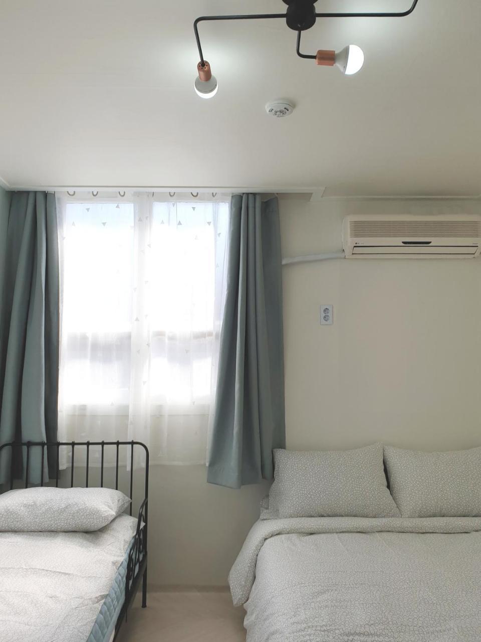 Y.Road 135 Hotel Seoul Bagian luar foto