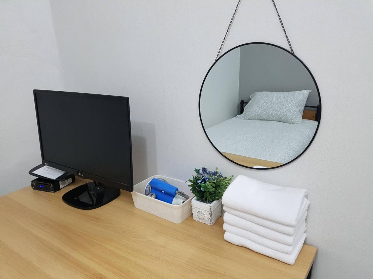 Y.Road 135 Hotel Seoul Bagian luar foto